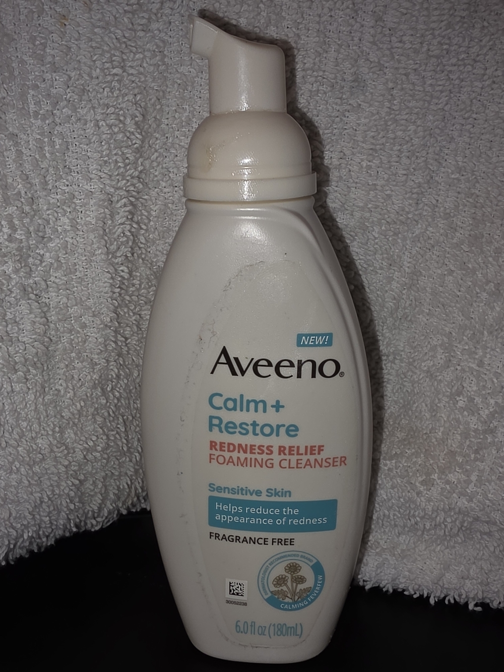 Calm + Restore Redness Relief Foaming Cleanser - White